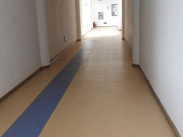 和平小学塑胶地板工程